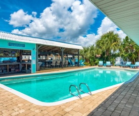 Canal-Front Dream - Pool & Dock, 3 Blocks to Beach home