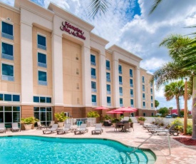 Hampton Inn & Suites Fort Myers-Colonial Boulevard