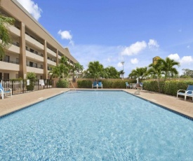 Super 8 by Wyndham Fort Myers