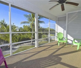 Mystic Dolphin 2, Sleeps 6, 2 Bedrooms, WIFI, Walk to the Gulf