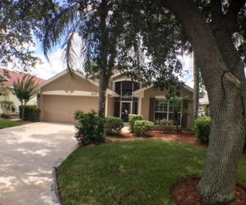 South Facing Pool - Bright Sunny Home! Home